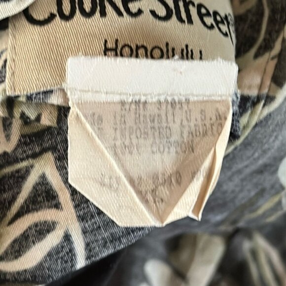 Cooke Street Honolulu Hawaiian Print Black Floral Button-Down Shirt Size XL - Picture 5 of 5